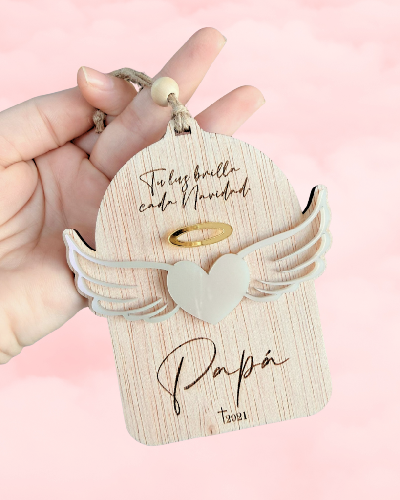 bola de navidad de madera recuerdo
